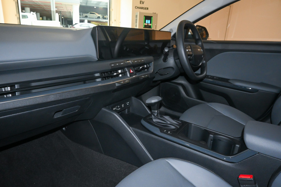 2025 Kia K4 CL4m Sport+ Sedan Image 8