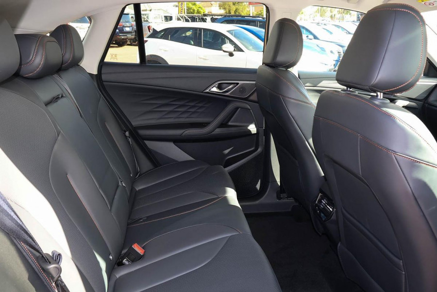 2024 MG HS AS33 Essence SUV Image 9