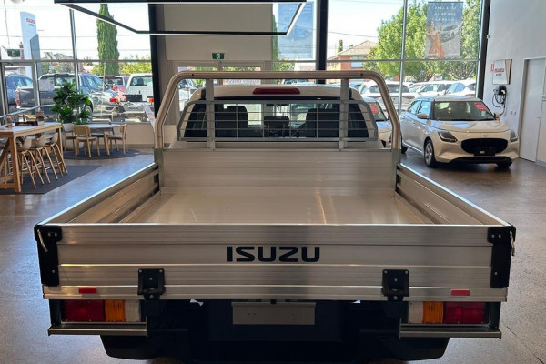 2026 MY25.5 Isuzu D-MAX RG SX High Ride Cab Chassis Image 4
