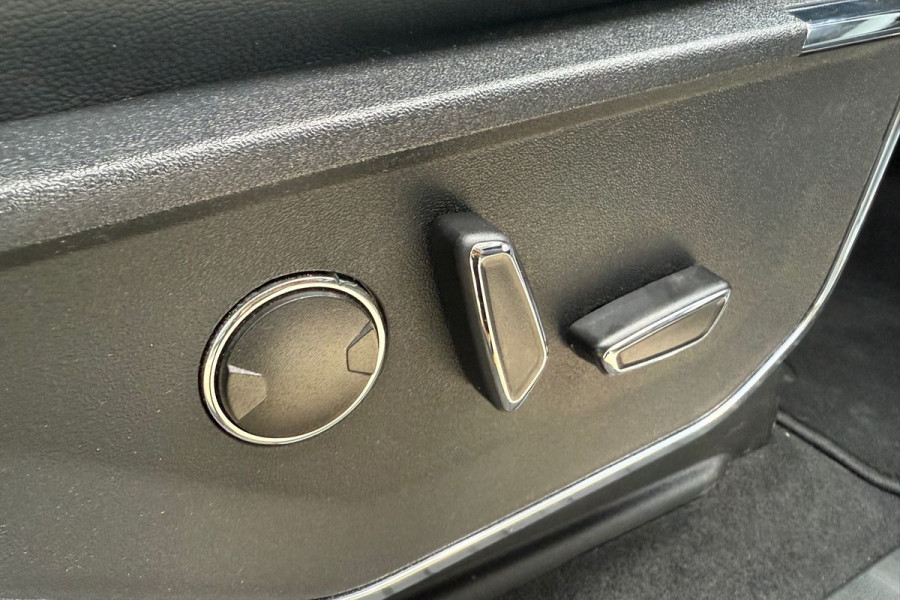 2024 MY23 Ford F-150 No Series Lariat Wagon Image 15