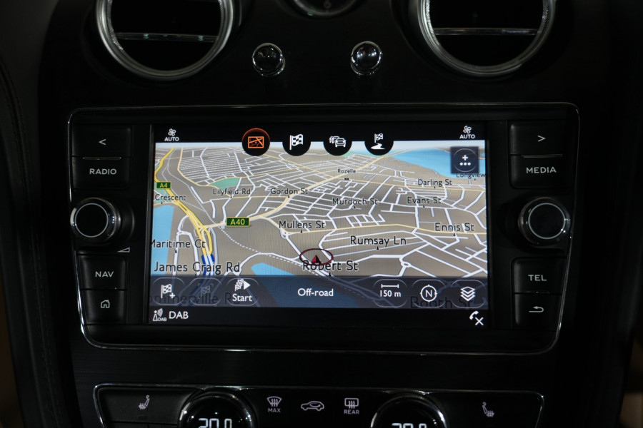 2016 Bentley Bentayga SUV Image 19