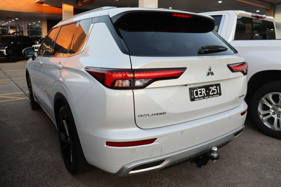 2022 Mitsubishi Outlander ZM Exceed Tourer SUV Image 13