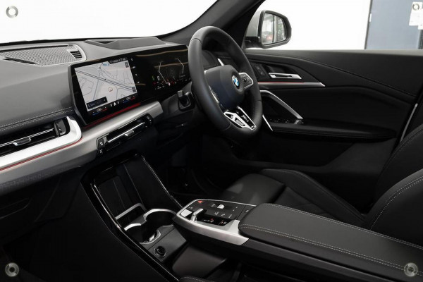 2026 BMW X1 U11 sDrive18i Sport Collection SUV image 8