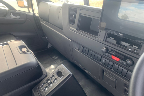 2025 Isuzu  FXD 170-355 AT R62 Cab Chassis Image 17