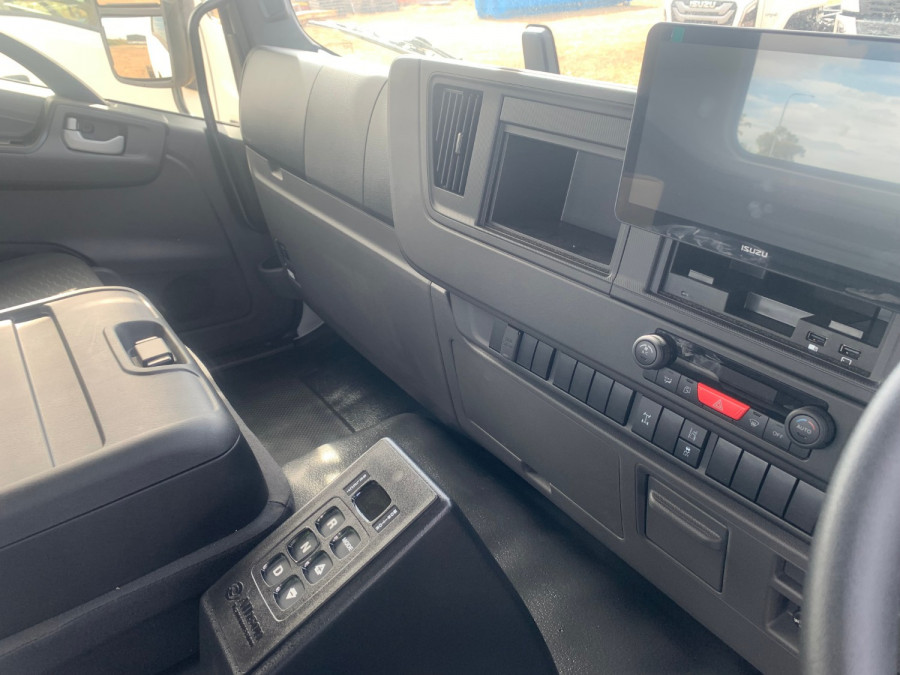 2025 Isuzu  FXD 170-355 AT R62 Cab Chassis Image 17