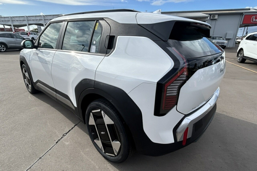 2025 Kia EV3 SV Earth SUV Image 8