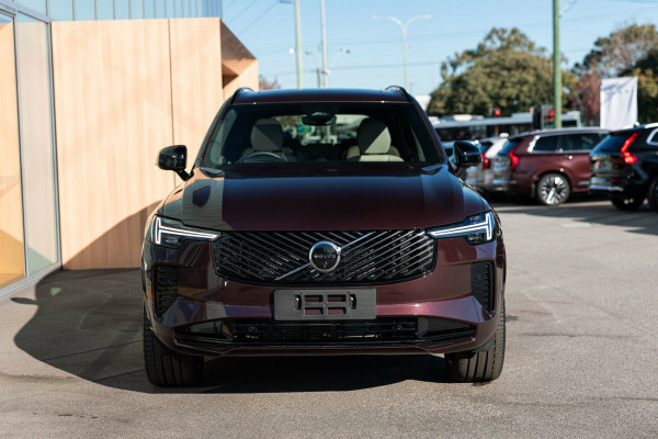 2026 Volvo XC90 L Series Ultra B5 Dark SUV Image 8