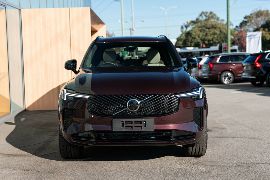 2026 Volvo XC90 L Series Ultra B5 Dark SUV Image 8