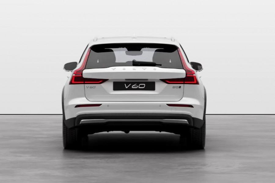 2024 MY25 Volvo V60 Cross Country  Ultra B5 Bright Wagon Image 8