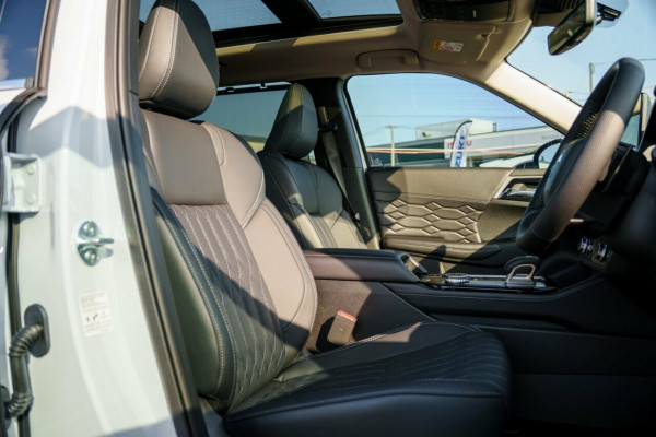 2025 Mitsubishi Outlander ZM Exceed SUV Image 19
