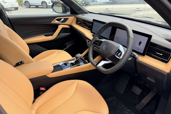 2026 MG HS Super Hybrid Essence SUV Image 11