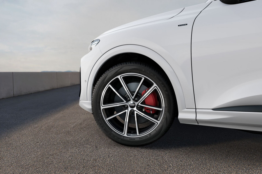 2026 MY25 Audi Q5 GU e-hybrid 270kW SUV