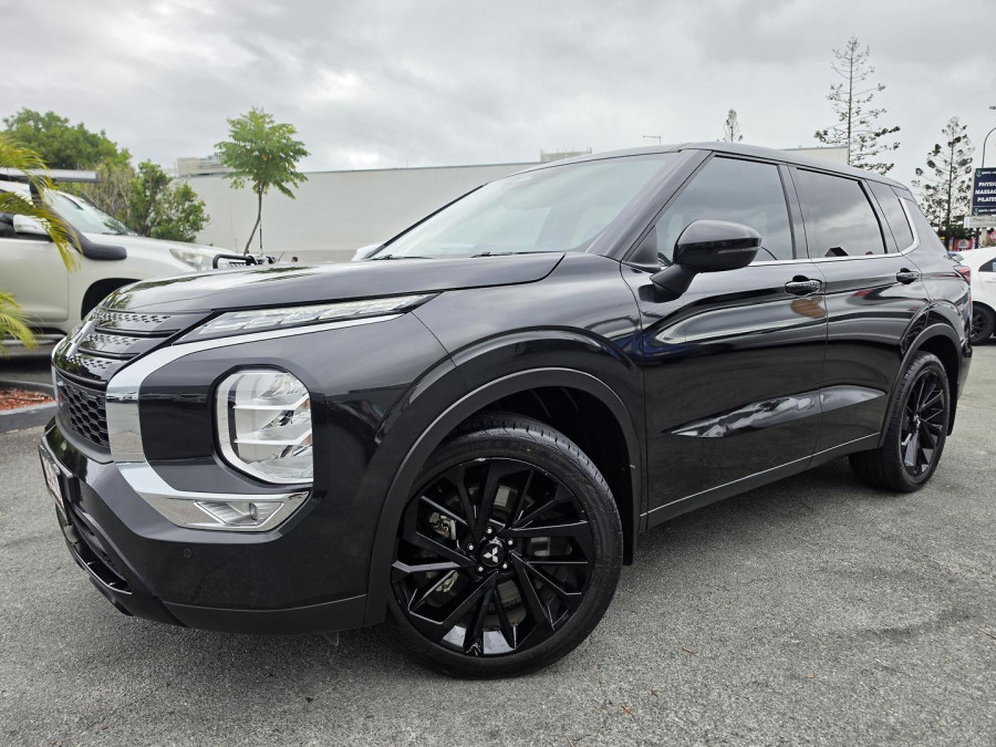 2023 Mitsubishi Outlander ZM Black Edition SUV Image 1