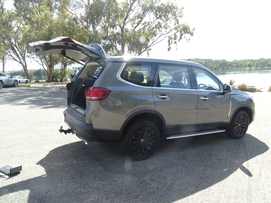 2022 MY21 LDV D90 SV9A Executive SUV Image 10