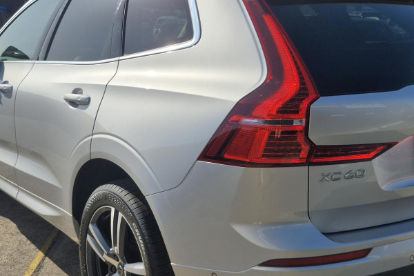 2020 MY21 Volvo XC60 UZ D4 Momentum SUV Image 29
