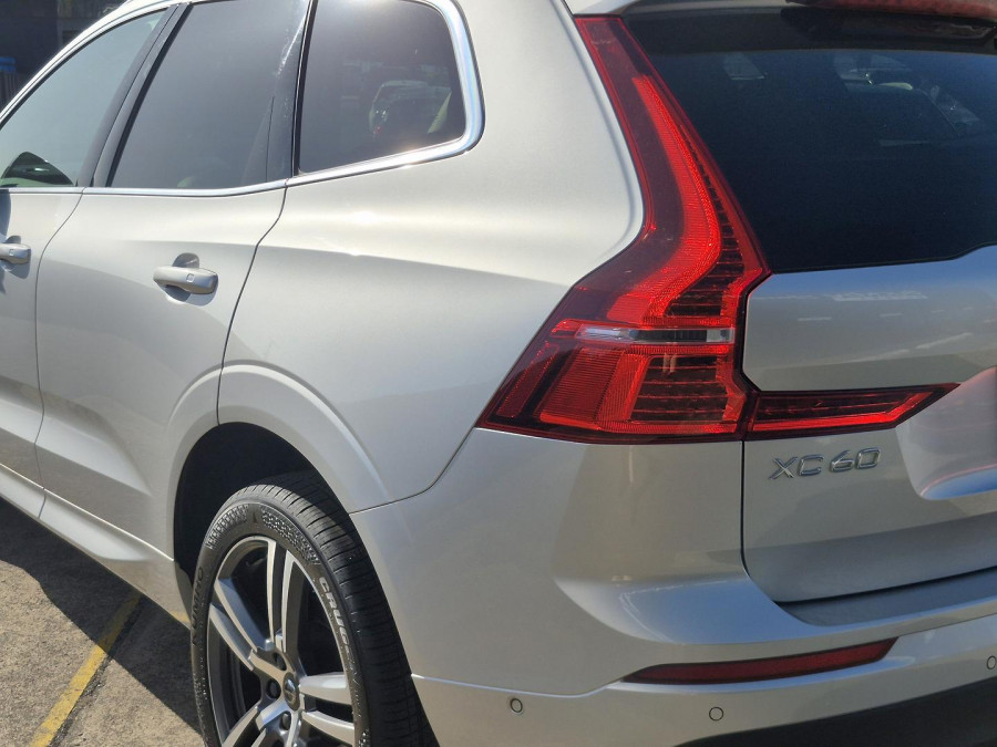 2020 MY21 Volvo XC60 UZ D4 Momentum SUV Image 29