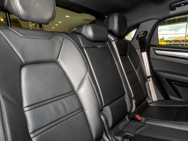 2022 MY23 Porsche Cayenne S Platinum Edition Coupe image 33