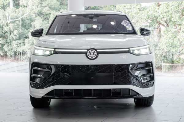 2025 Volkswagen Tayron R4 195TSI R-Line SUV image 4