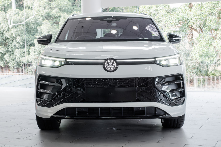 2025 Volkswagen Tayron R4 195TSI R-Line SUV Image 4