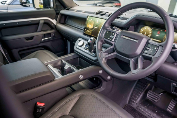 2025 MY25.5 Land Rover Defender L663 110 D350 X-Dynamic SE SUV image 5