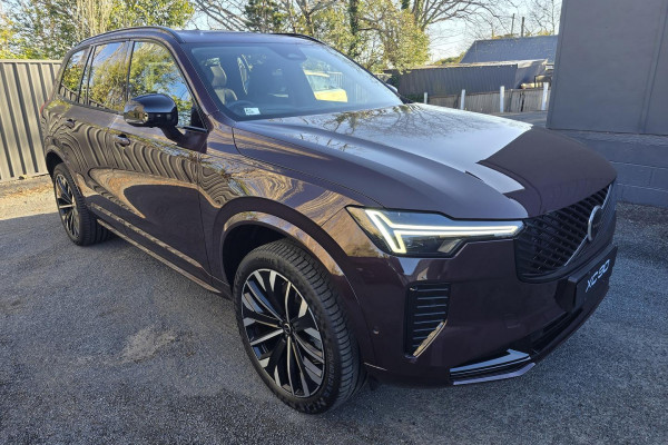 2026 Volvo XC90 L Series Ultra B5 Dark SUV Image 2
