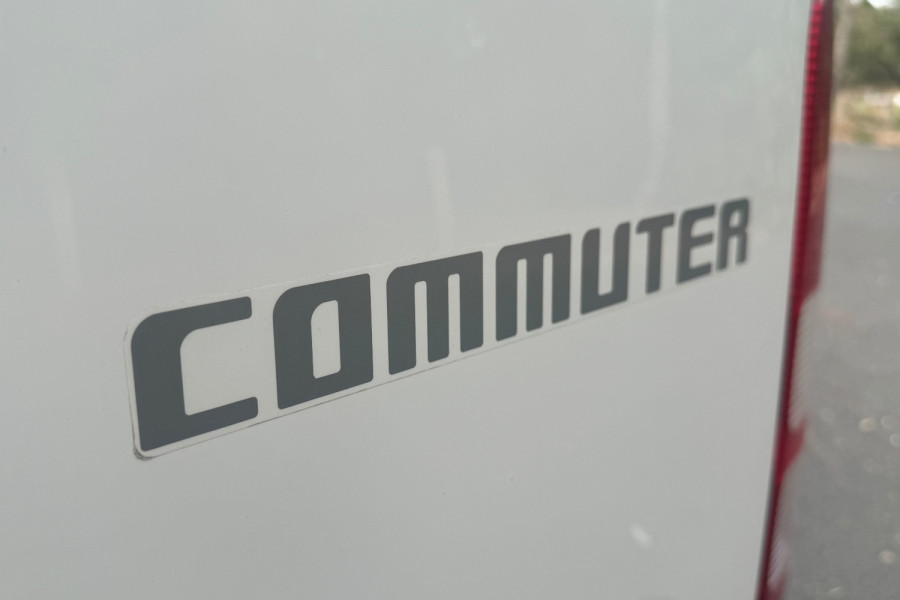 2018 Toyota HiAce KDH223R Commuter Bus Image 9