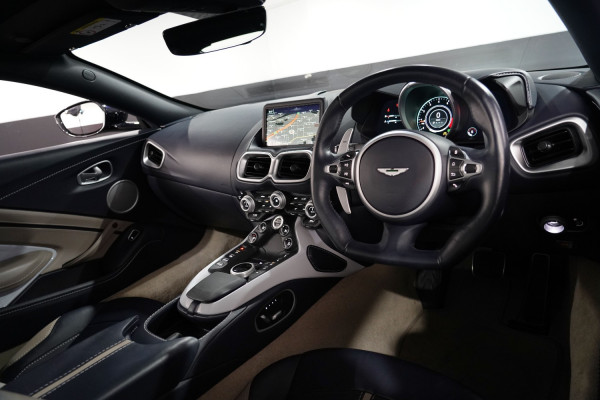 2018 Aston Martin Vantage Coupe Image 23