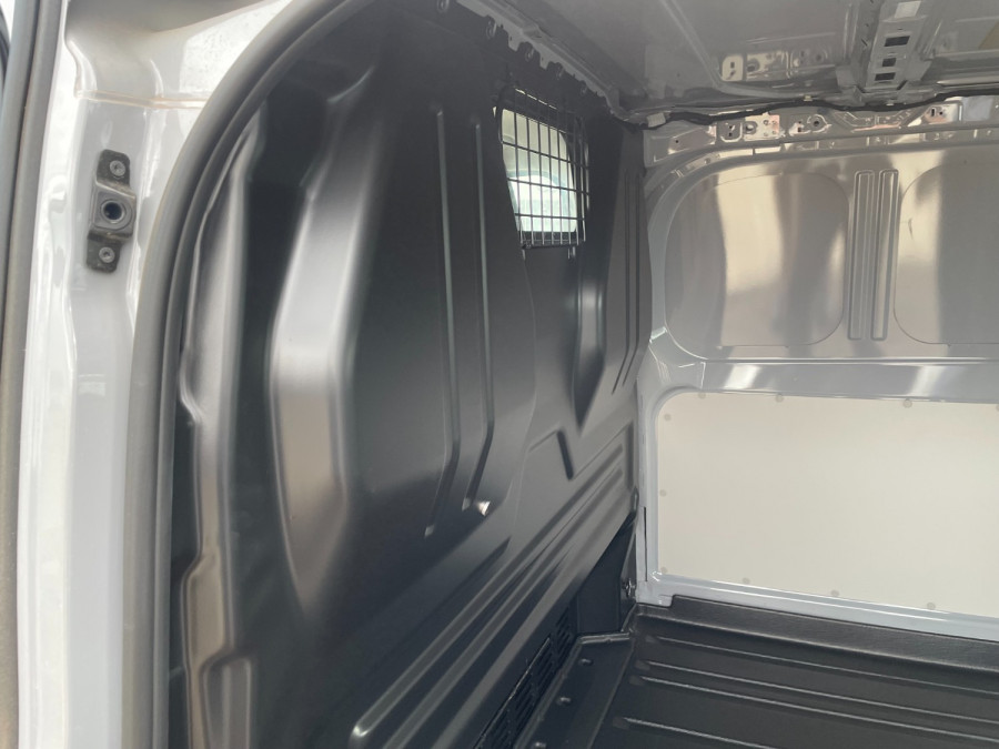 2026 MY25 Volkswagen Transporter NSN SWB Van Van Image 9