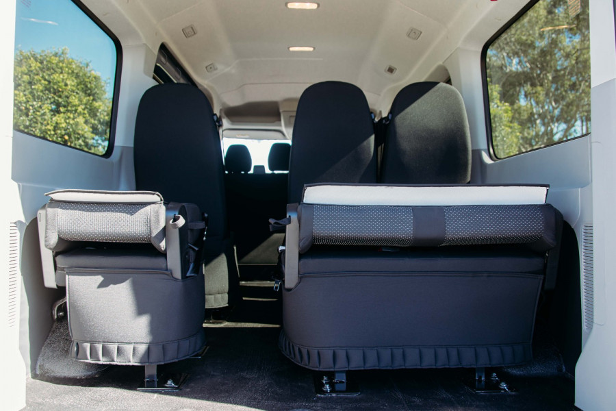 2024 LDV Deliver 9  11-Seat Bus Image 17