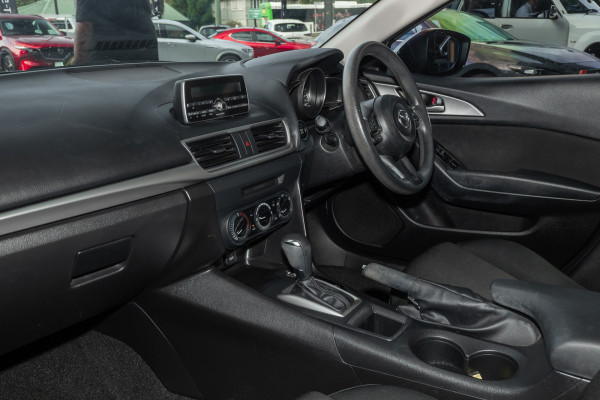 2016 Mazda 3 BM5478 Neo Hatch image 8