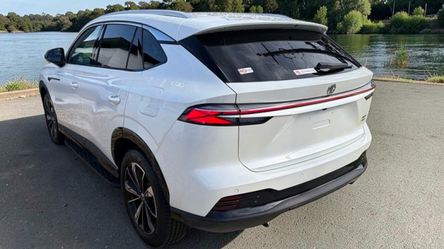 2025 MG HS AS33P Super Hybrid Essence SUV Image 4