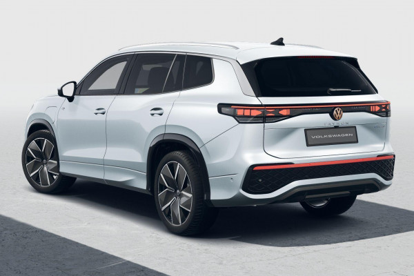 2026 Volkswagen Tayron R4 200TSI eHybrid R-Line SUV Image 3