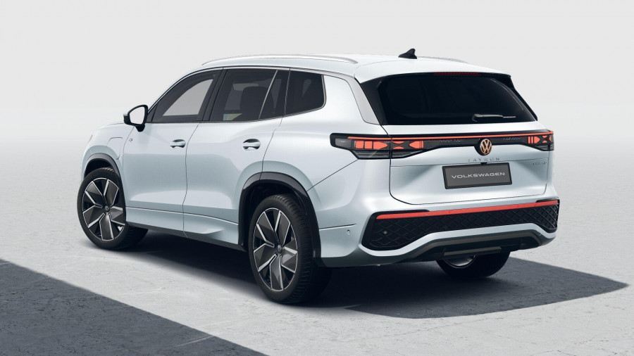 2026 Volkswagen Tayron R4 200TSI eHybrid R-Line SUV Image 3