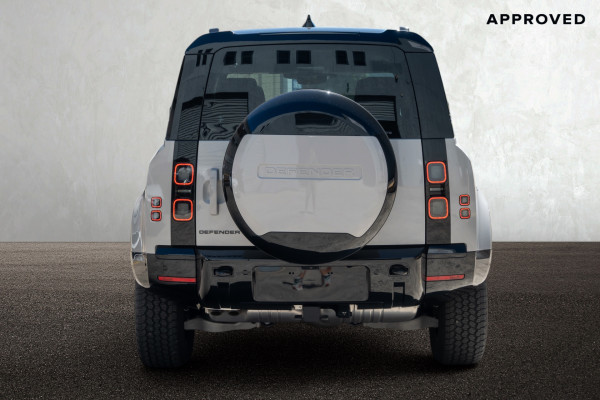 2026 Land Rover Defender L663 110 D350 X-Dynamic SE SUV image 5