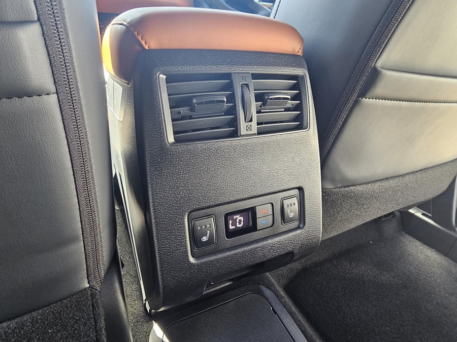 2024 Mitsubishi Outlander ZM PHEV Exceed Tourer SUV Image 11