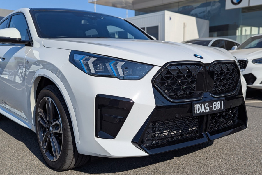 2024 BMW X2 SUV Image 8