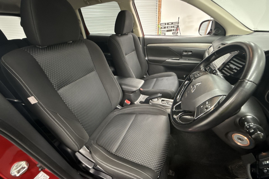 2015 MY16 Mitsubishi Outlander ZK LS SUV Image 20