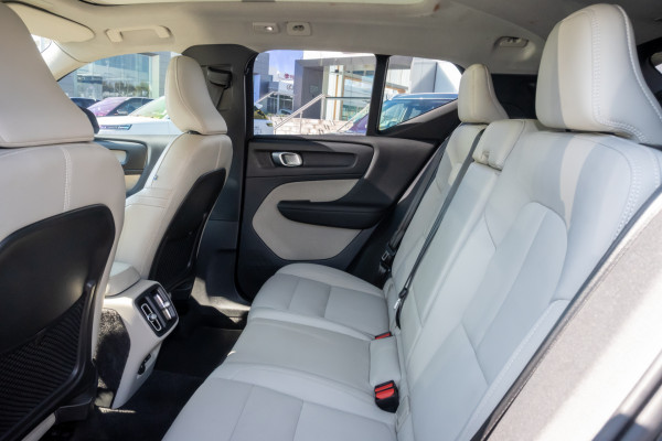 2022 MY23 Volvo XC40 XZ Ultimate B4 Dark SUV Image 8
