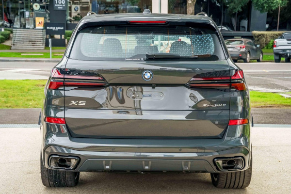 2026 BMW X5 G05 LCI xDrive50e M Sport SUV image 5