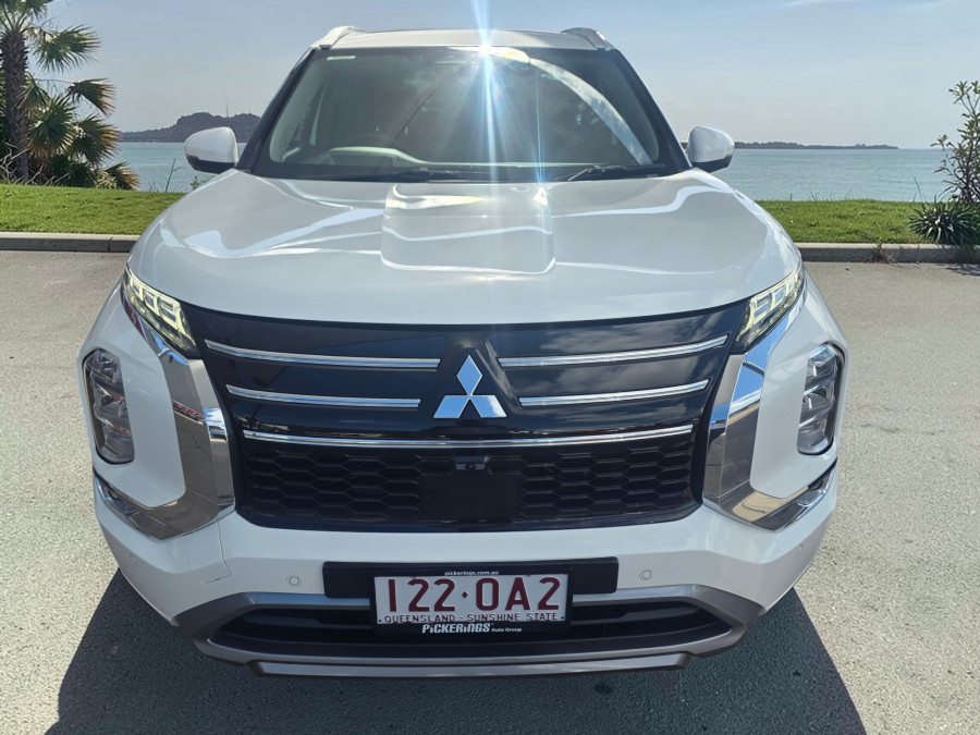 2025 Mitsubishi Outlander ZM Exceed SUV Image 2