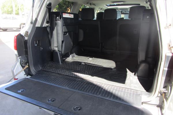 2020 Toyota LandCruiser VDJ200R VX SUV Image 25
