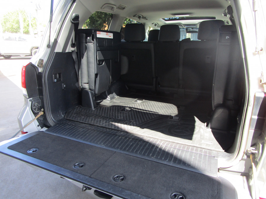 2020 Toyota LandCruiser VDJ200R VX SUV Image 25