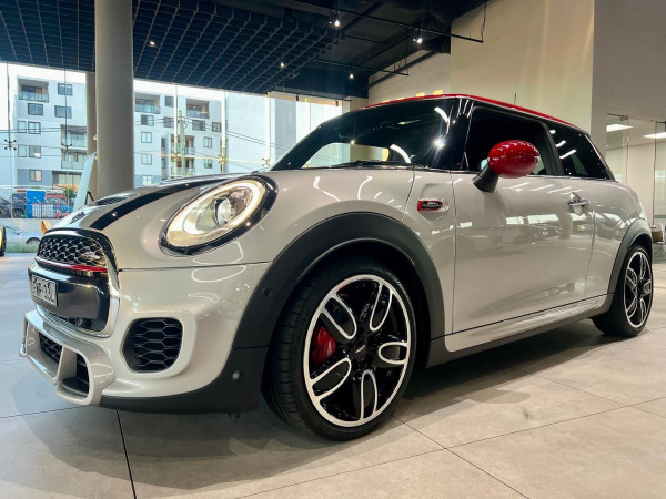 2015 MINI Cooper F56 John Cooper Works Hatch image 6