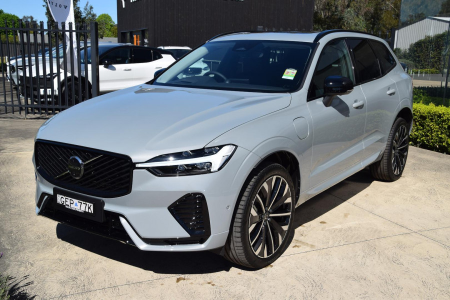 2026 Volvo XC60 UZ Ultra T8 Plug-in Hybrid Dark SUV Image 4