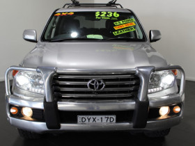 Toyota Landcruiser Sahara VDJ200R Tw.Turb