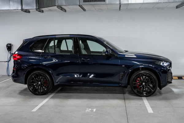 2025 BMW X5 G05 LCI xDrive40i M Sport SUV image 3
