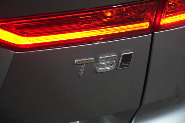 2021 Volvo XC60 UZ T5 Momentum SUV image 10