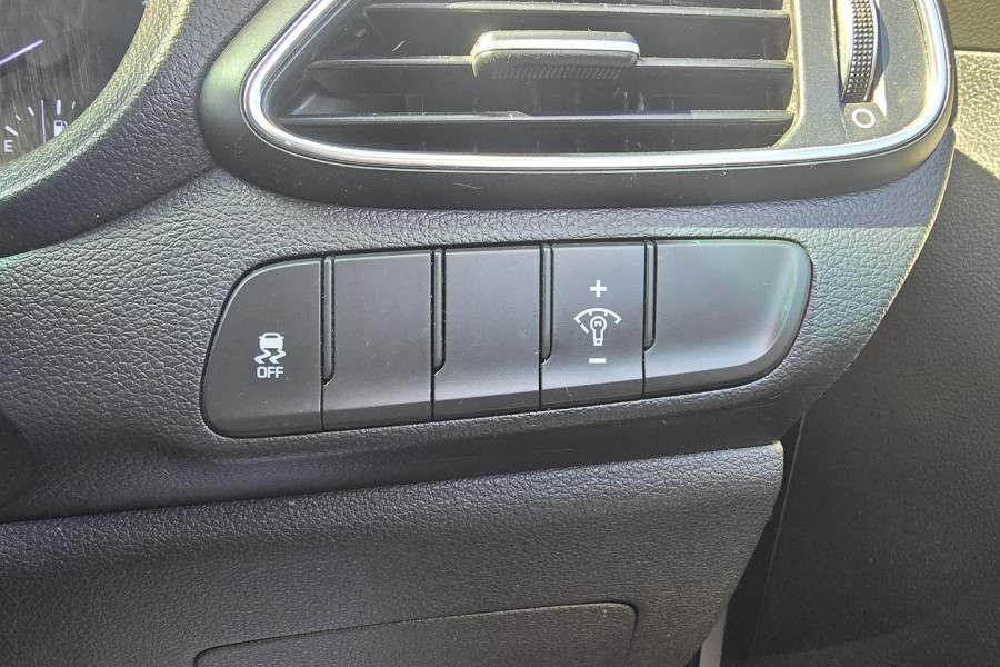 2017 MY18 Hyundai i30 PD Active Hatch Image 9