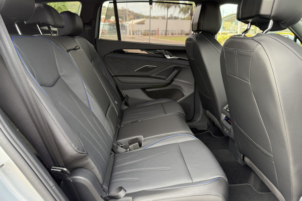 2026 Volkswagen Tayron R4 195TSI R-Line SUV Image 9