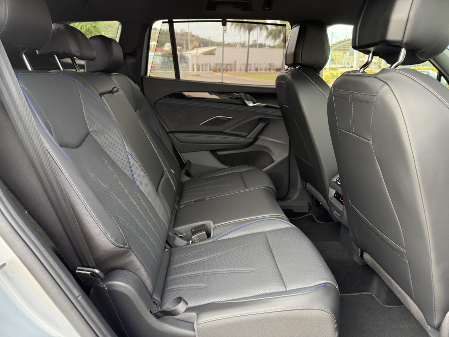 2026 Volkswagen Tayron R4 195TSI R-Line SUV Image 9
